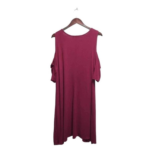 Red dress. Bare shoulders by Lovesick.  Size 3X - Picture 3 of 5